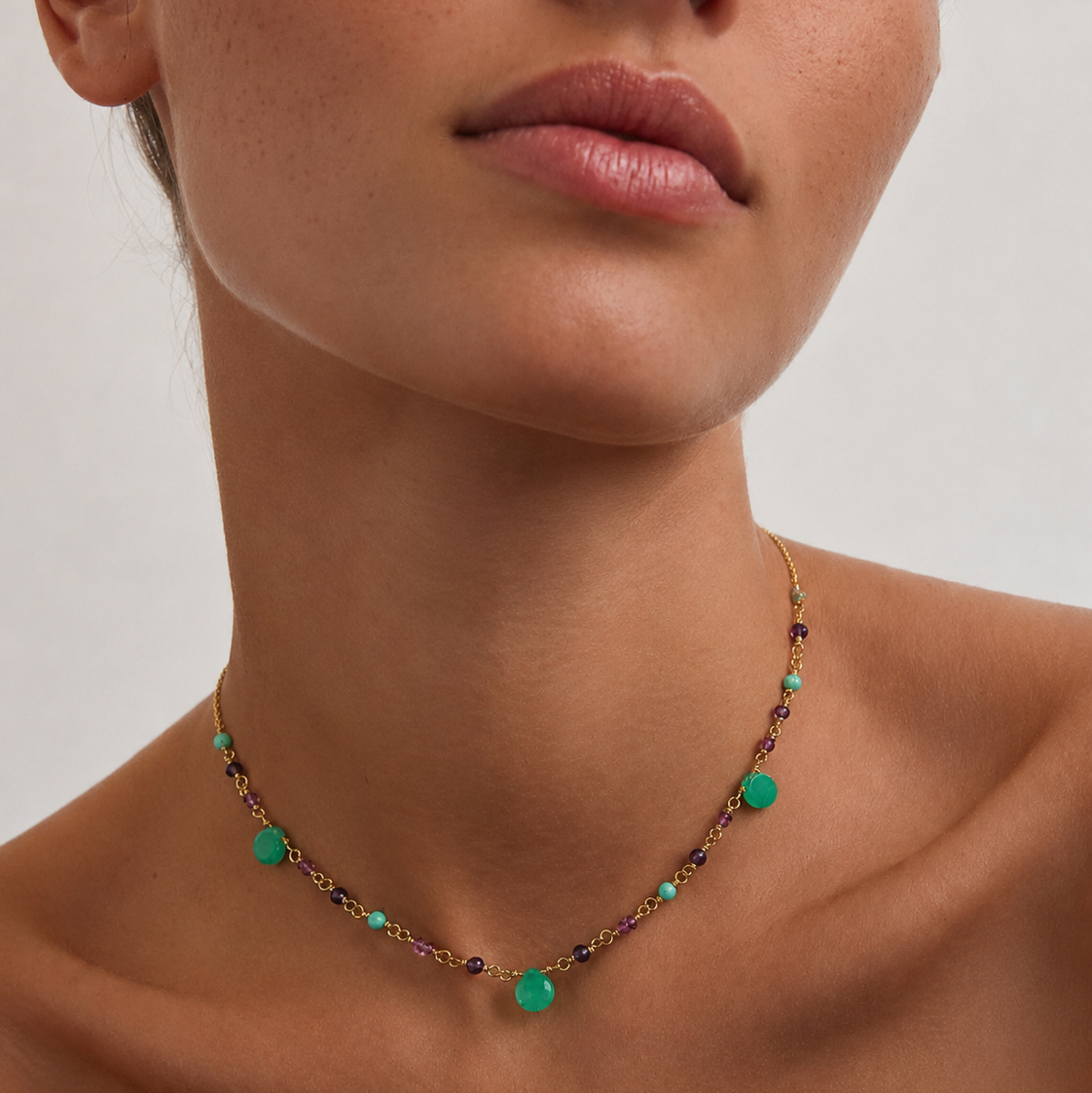Collana a Girocollo Frida con Crisoprasio, Ametiste e Zaffiri Rosa