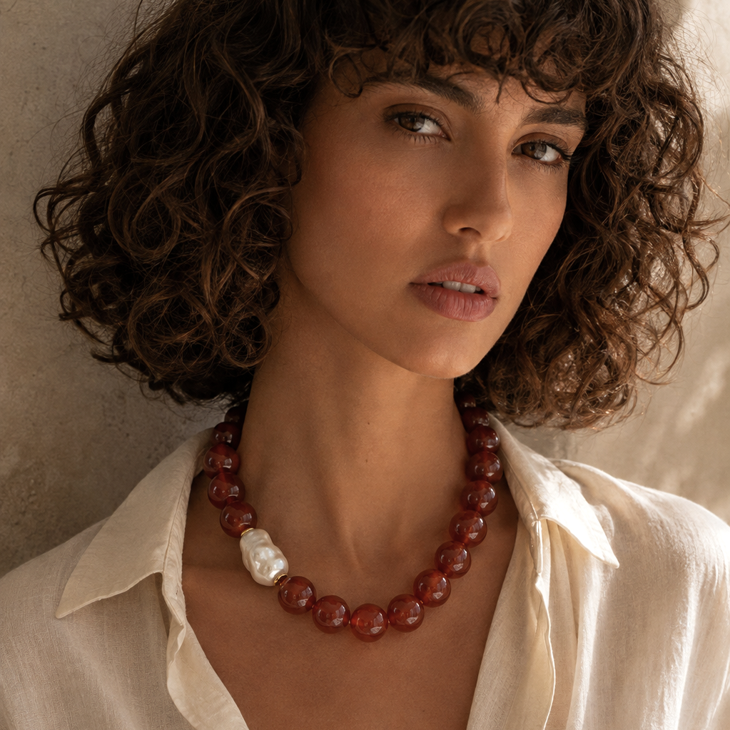 FORMA · Boule — Collana in Corniola e Perla Barocca
